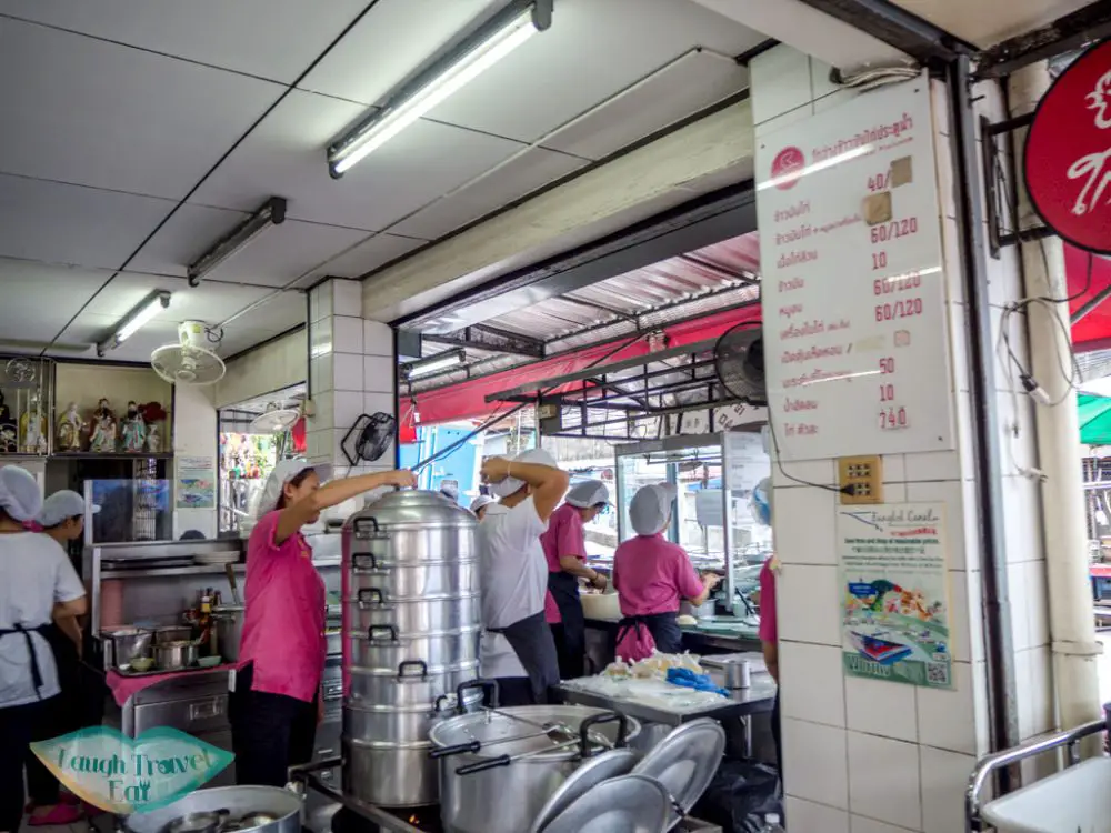 Kaiton-Pratunam-bangkok-Thailand-laugh-travel-eat
