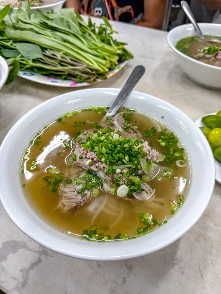 Phở Hòa Pasteur Ho Chi Minh City Vietnam _ laugh travel eat