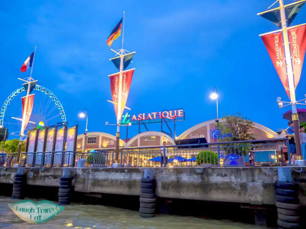 asiatique-bangkok-Thailand-laugh-travel-eat