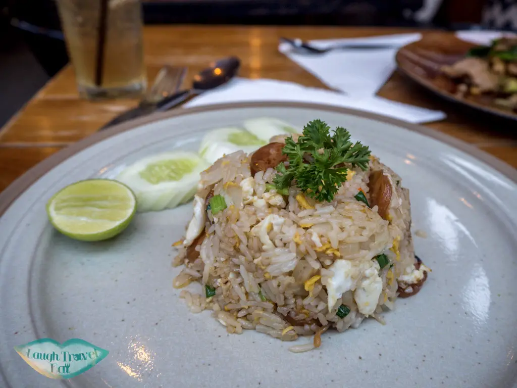 fried-rice-at-sit-and-wonder-bangkok-Thailand-laugh-travel-eat