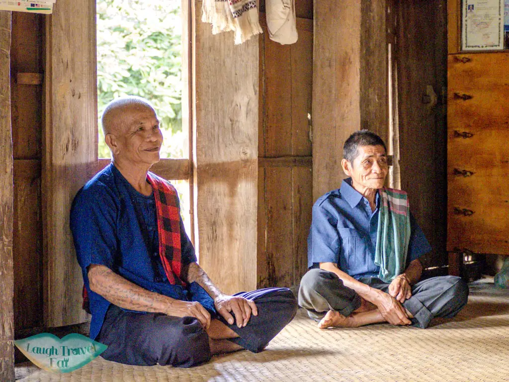 locals-nanyang-thai-village-nong-khiaw-luang-prabang-laos-laugh-travel-eat