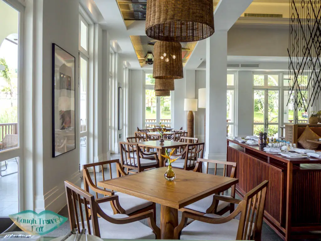 l'atelier restaurant pullman luang prabang laos - laugh travel eat