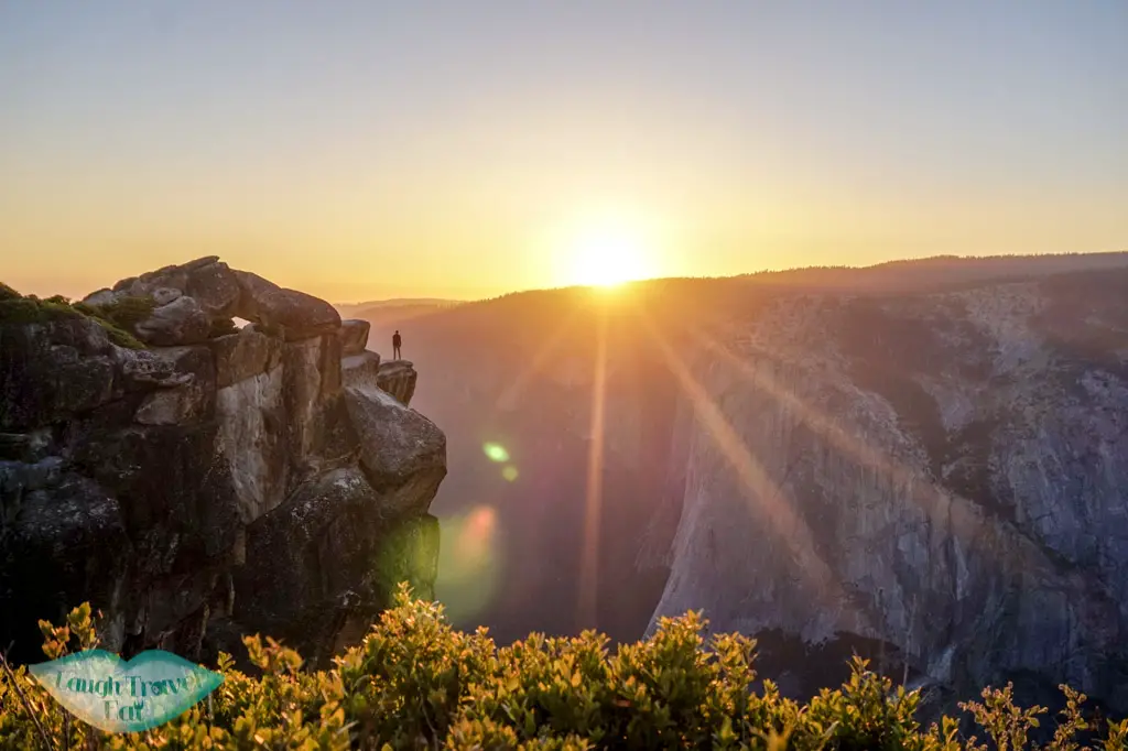 sunset-at-taft-point-yosemite-park-california-US-laugh-travel-eat