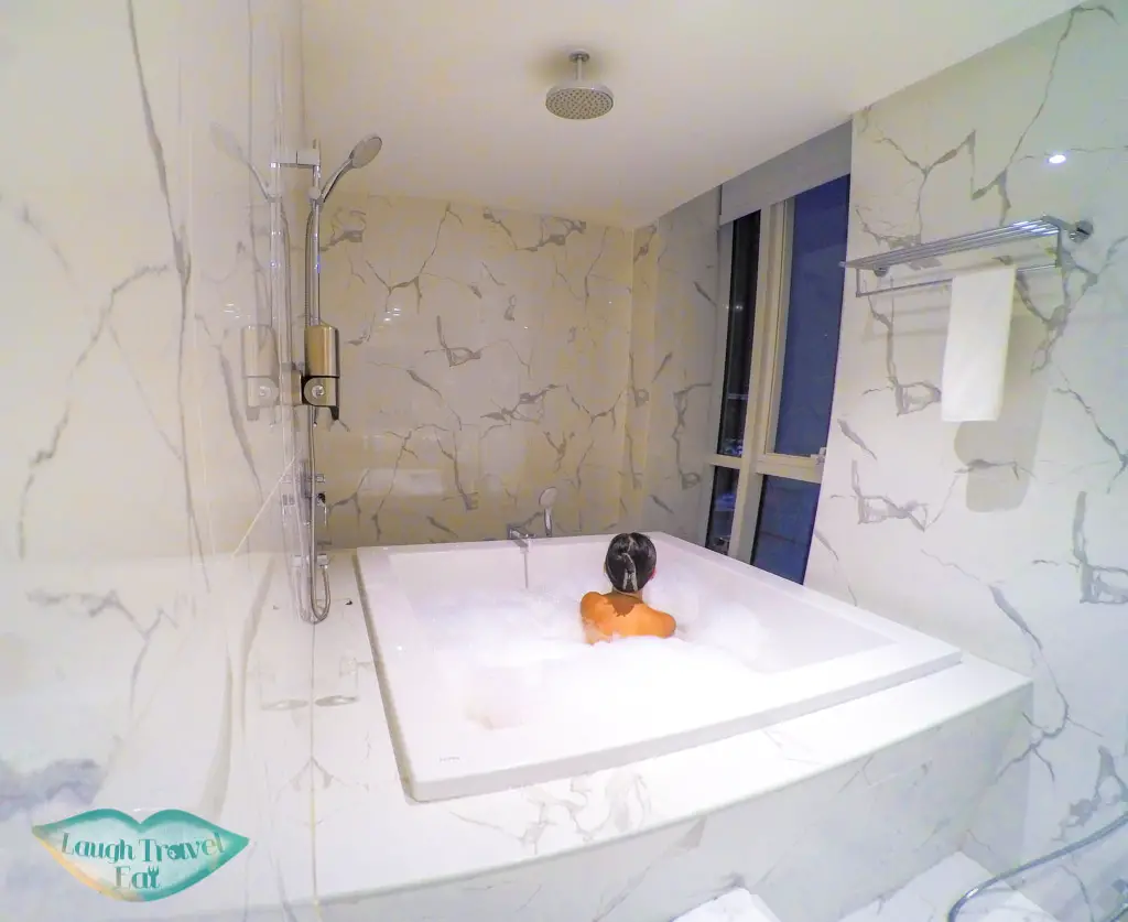 bathroom-goals-at-zazz-urban-bangkok-thailand-laugh-travel-eat