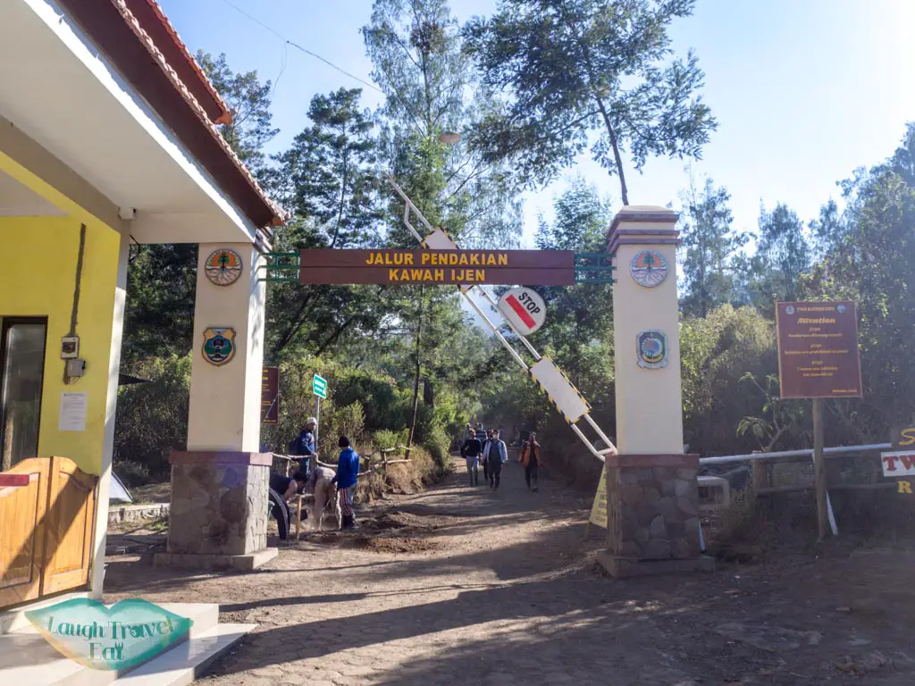 entrance-to-kawah-ijen-java-indonesia-laugh-travel-eat