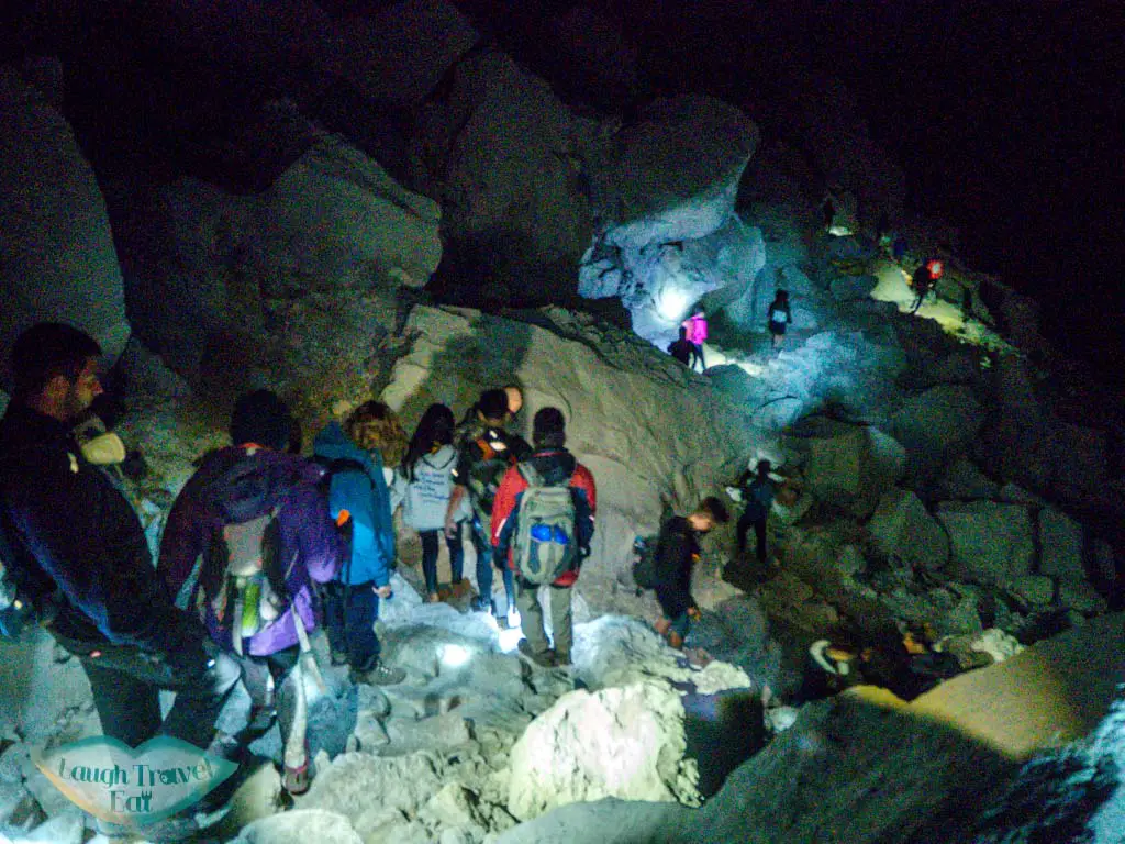 going-down-crater-kawah-ijen-java-indonesia-laugh-travel-eat