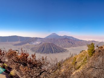 king-kong-view-point-of-mount-bromo-indonesia-laugh-travel-eat
