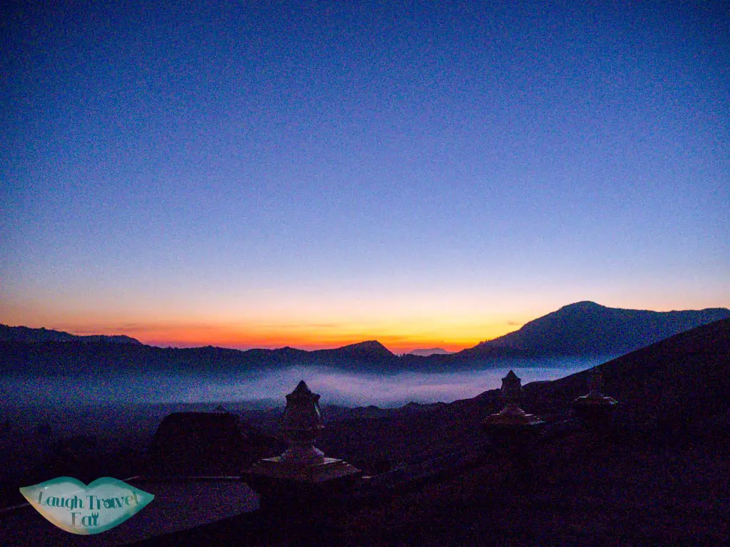 pre-dawn-colours-hiking-up-bromo-java-indonesia-laugh-travel-eat