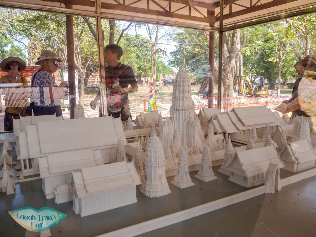 reconstruction-of-Wat-Mahathat-Ayutthaya-thailand-laugh-travel-eat
