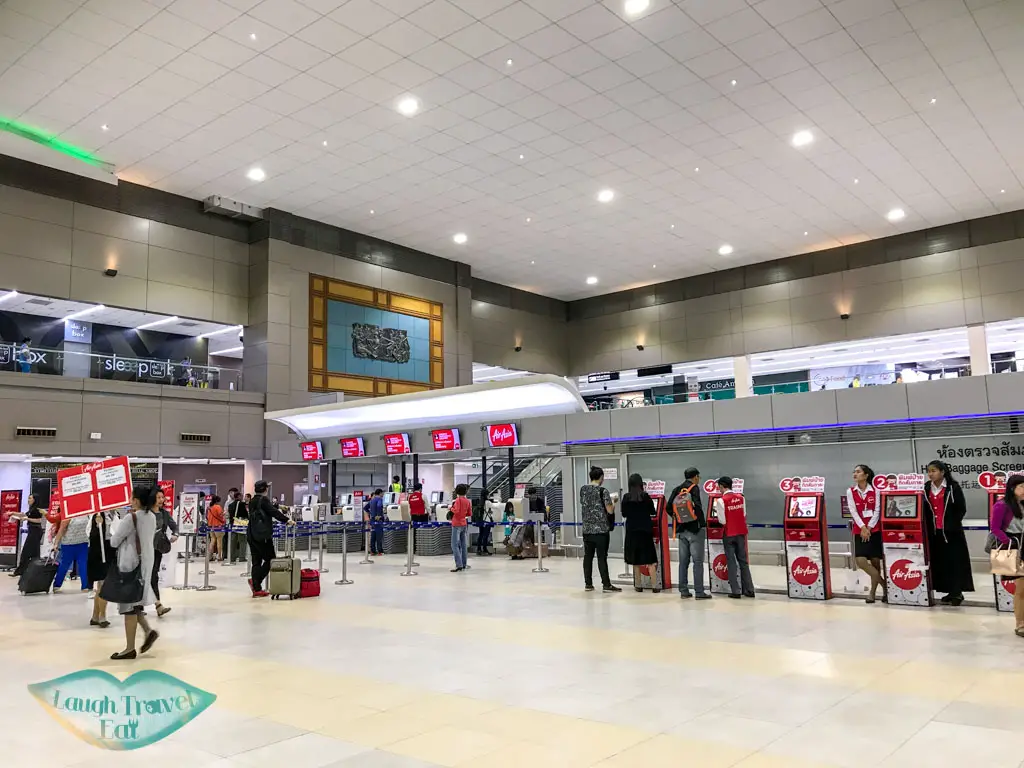 air-asia-check-in-domestic-Don-Mueang-Airport-bangkok-thailand-laugh-travel-eat