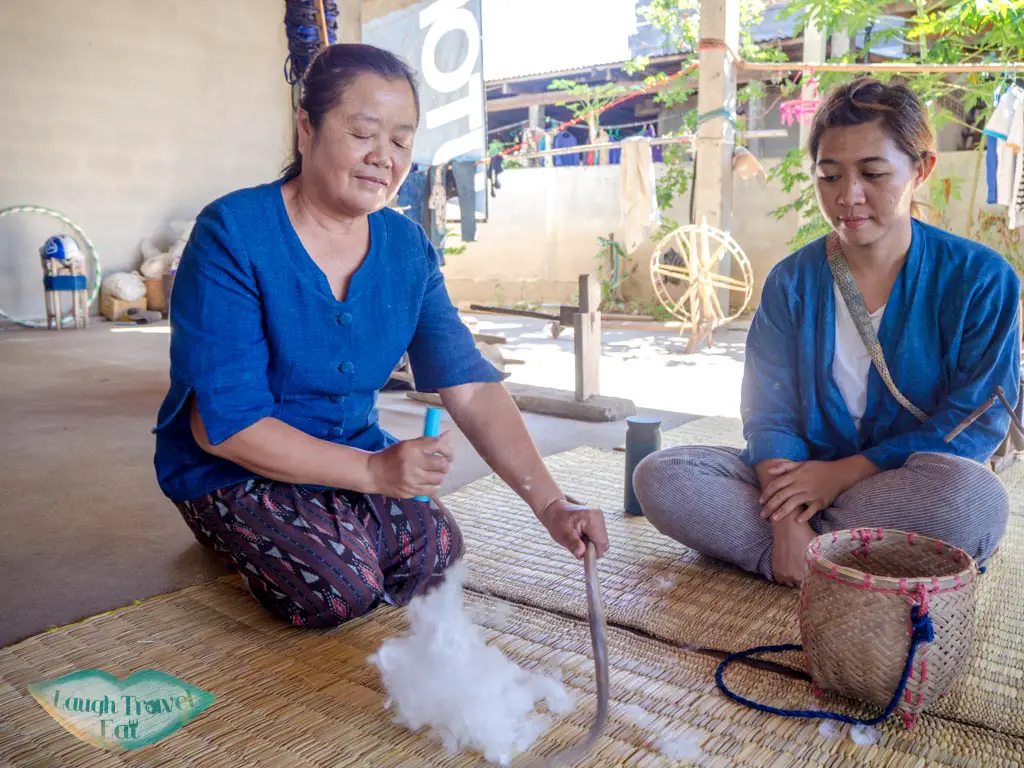 cotton-thread-making-step-2-indigo-dye-Ban-Nong-San-sakon-nakhon-thailand-laugh-travel-eat