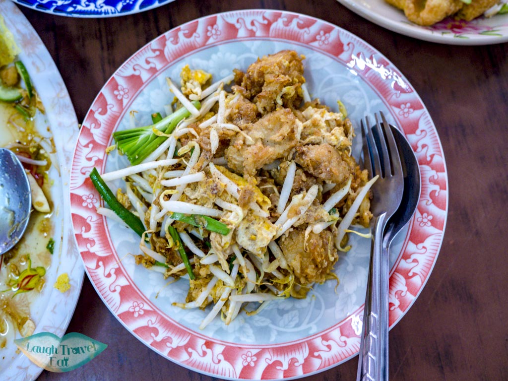 fried radish cake Nang Loeng Market bangkok thailand - laugh travel eat