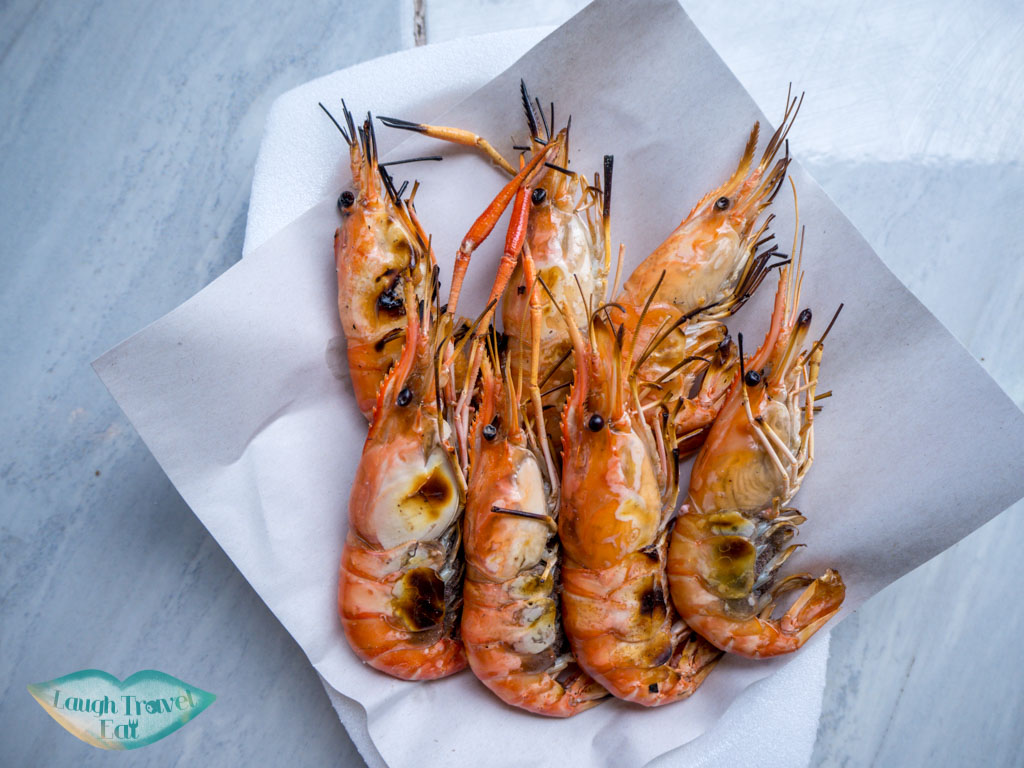 grilled-shrimps-amphawa-floating-market-bangkok-thailand-laugh-travel-eat