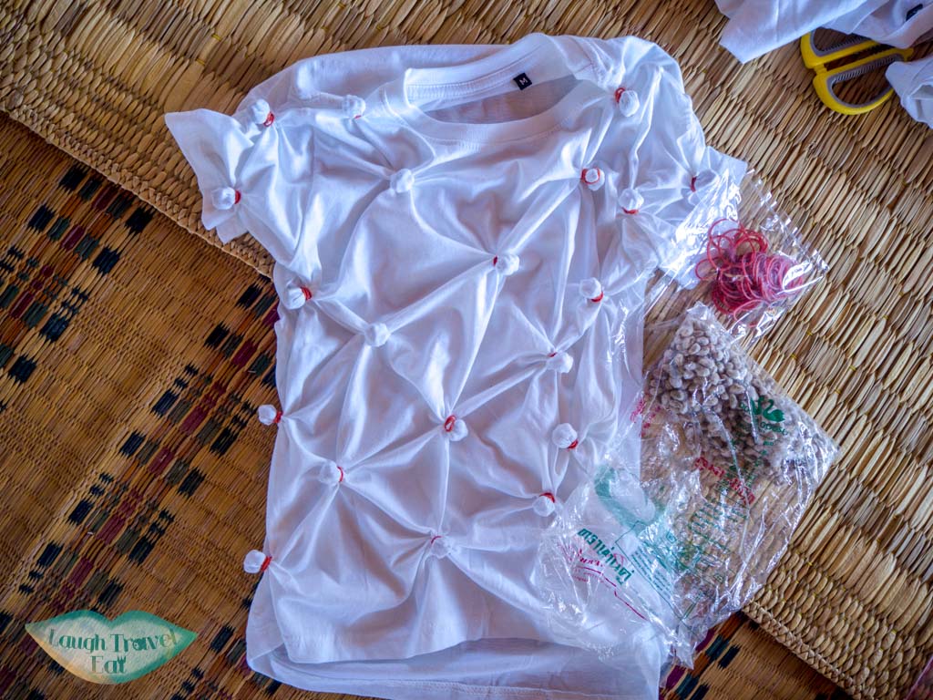 my-tie-dye-design-indigo-dye-Ban-Nong-San-sakon-nakhon-thailand-laugh-travel-eat