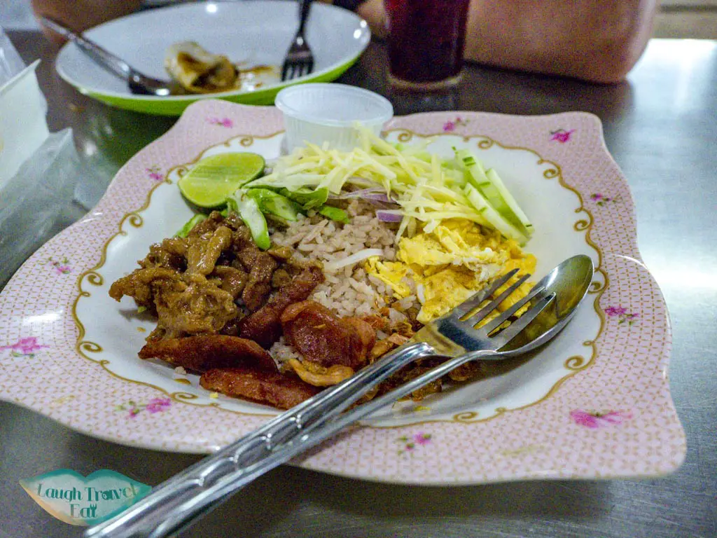 shrimp paste fried rice Nang Loeng Market bangkok thailand - laugh travel eat
