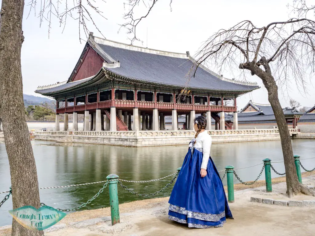 Gyeonghoeru-Gyeongbokgung-seoul-south-korea-laugh-travel-eat