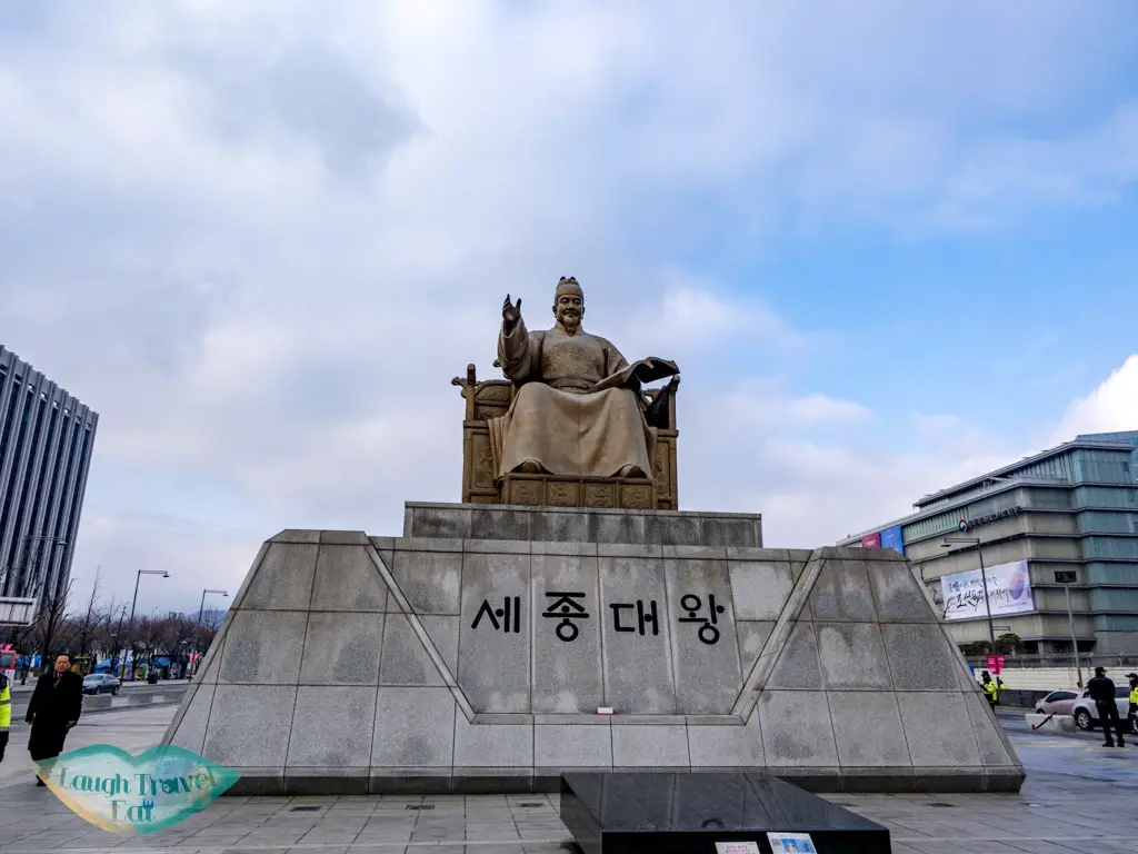 statue-of-King-Sejong-Gwanghwamun-Plaza-seoul-south-korea-laugh-travel-eat