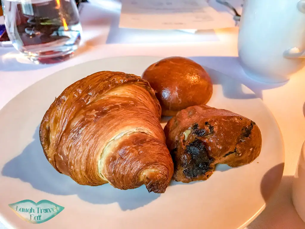 a-la-carte-breakfast-lescape-hotel-seoul-myeongdong-south-korea-laugh-travel-eat