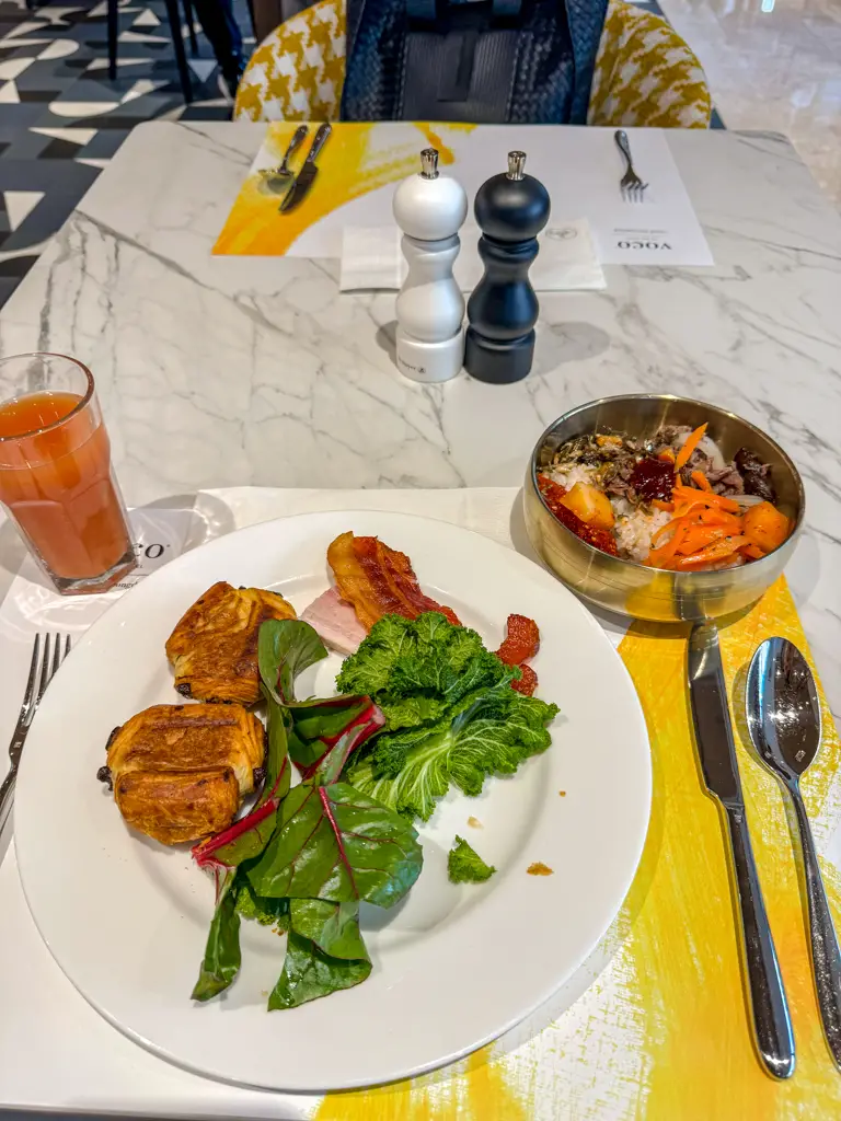 breakfast voco myeongdong hotel Seoul South Korea _ laugh travel eat