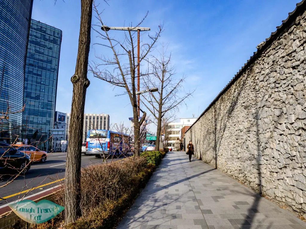 en-route-to-3355-hanbok-rental-place-seoul-south-korea-laugh-travel-eat
