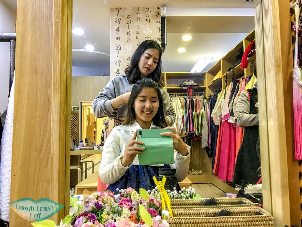 getting-hair-done-in-hanbok-3355-seoul-south-korea-laugh-travel-eat