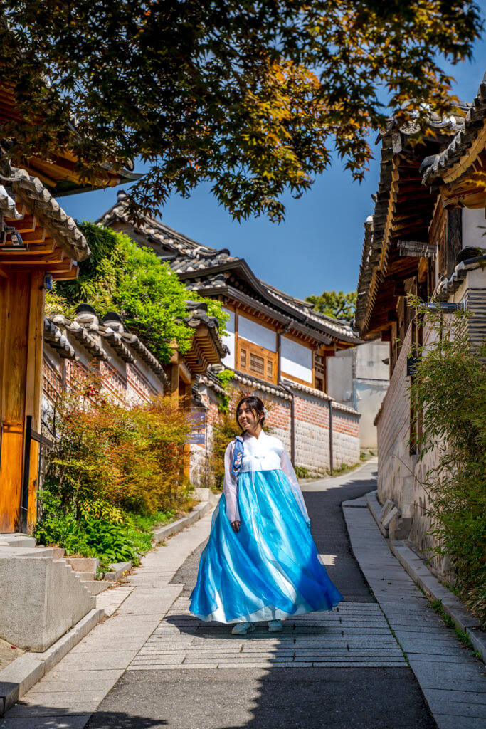 hanboknam hanbok in gyeongbokgung Seoul South Korea _ Laugh Travel Eat-4