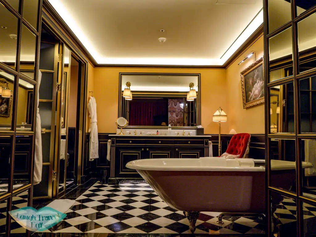 suite-bathroom-lescape-hotel-seoul-myeongdong-south-korea-laugh-travel-eat