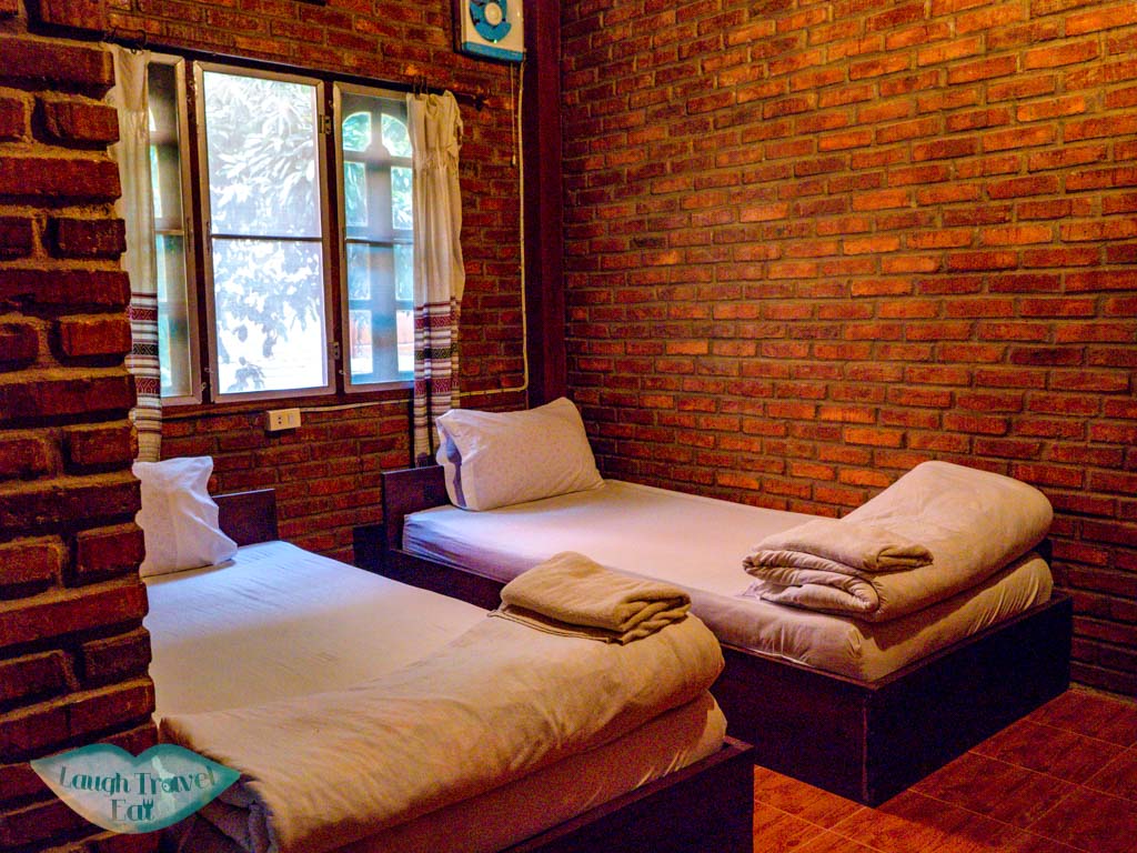 twin-room-zuela-guest-house-luang-namtha-laos-laugh-travel-eat