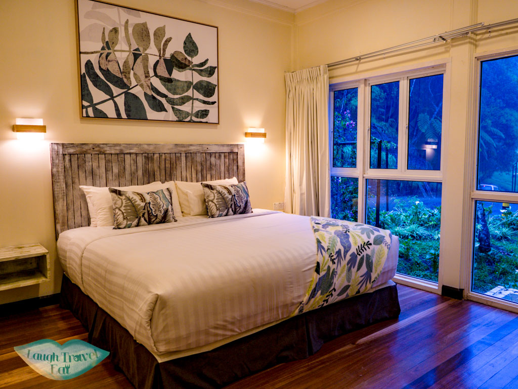 bedroom-1-nepenthes-lodge-kinabalu-park-sabah-malaysia-laugh-travel-eat