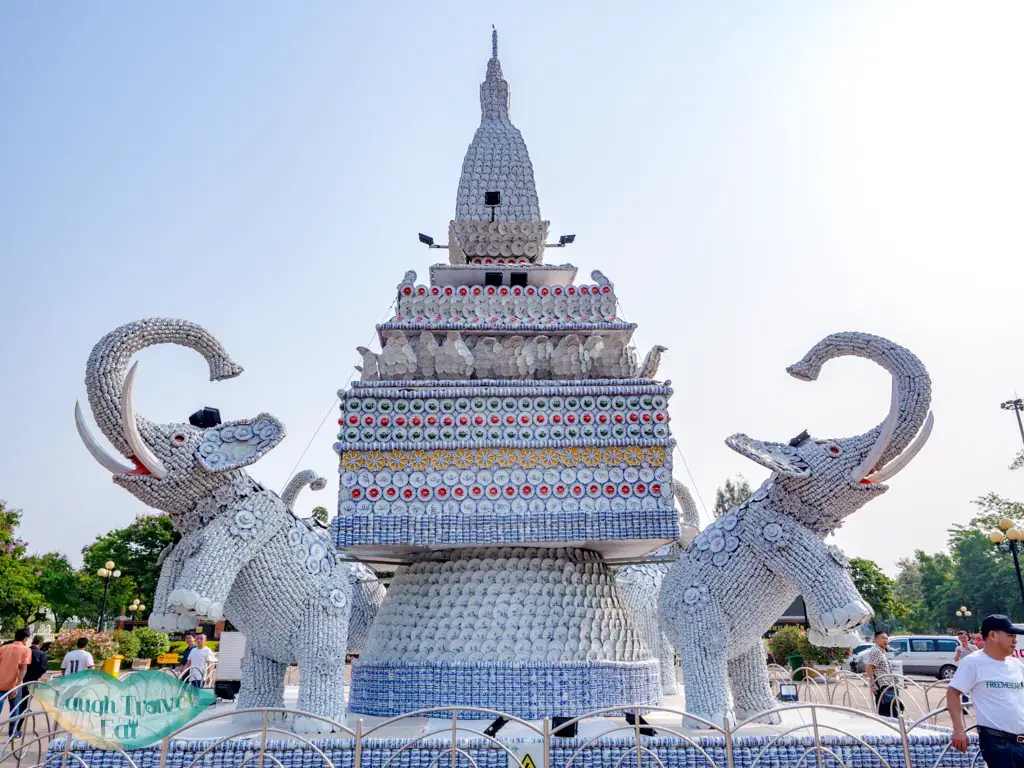 cup-statue-putaxay-monument-vientiane-laos-laugh-travel-eat