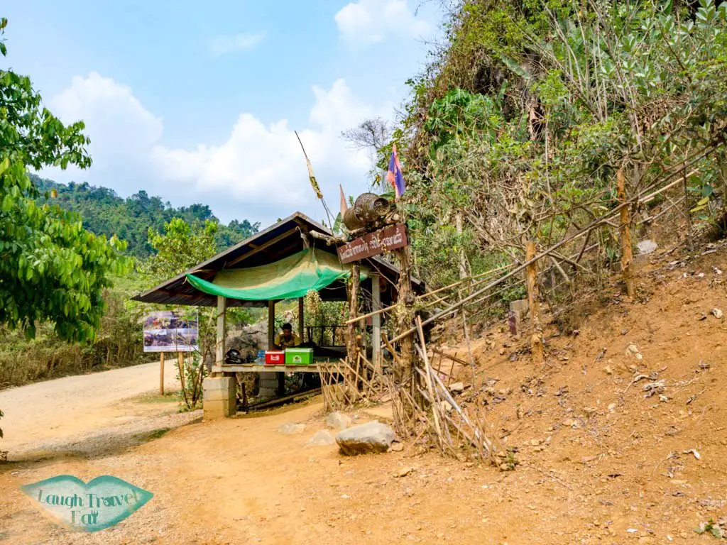entrance-to-nam-xay-viewpoint-vang-vieng-laos-laugh-travel-eat