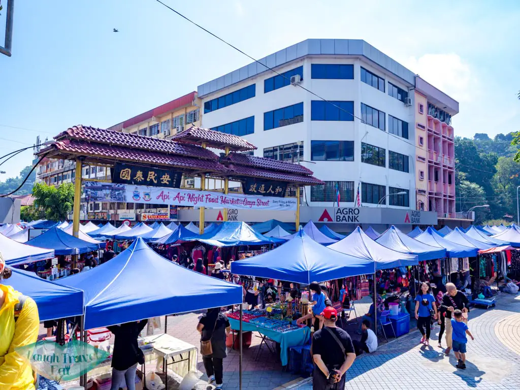 gaya-street-sunday-market-kota-kinabalu-sabah-malaysia-laugh-travel-eat