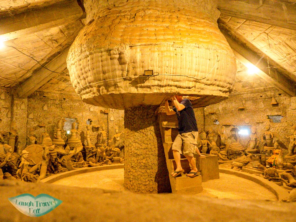 hell-and-earth-buddha-park-vientiane-laos-laugh-travel-eat-2