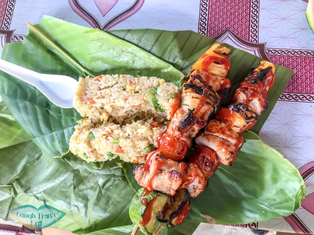 lunch-on-group-tour-vang-vieng-laos-laugh-travel-eat-33