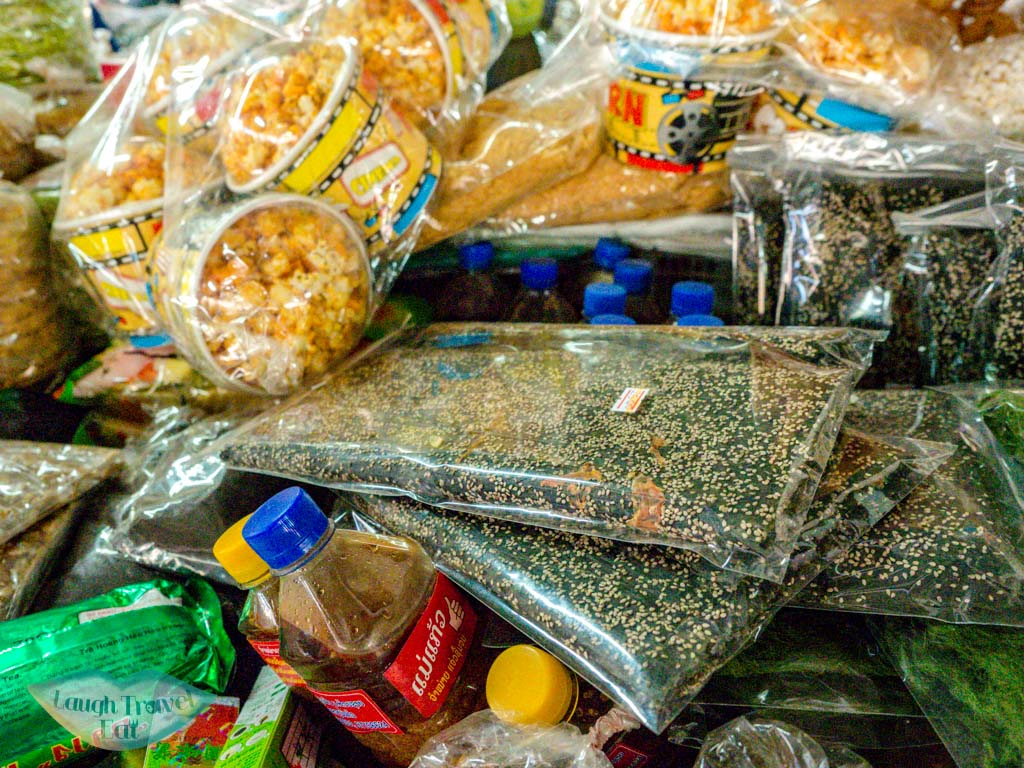 river-weed-at-morning-market-houay-xay-laos-laugh-travel-eat