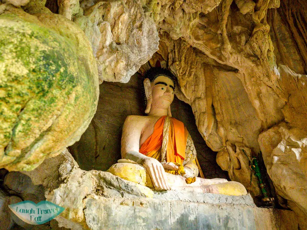 tham-chang-vang-vieng-laos-laugh-travel-eat-2