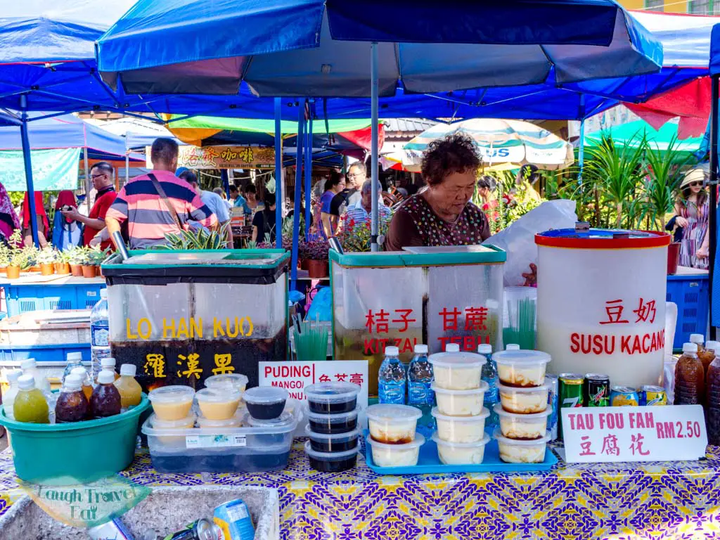 various-drinks-gaya-street-sunday-market-kota-kinabalu-sabah-malaysia-laugh-travel-eat