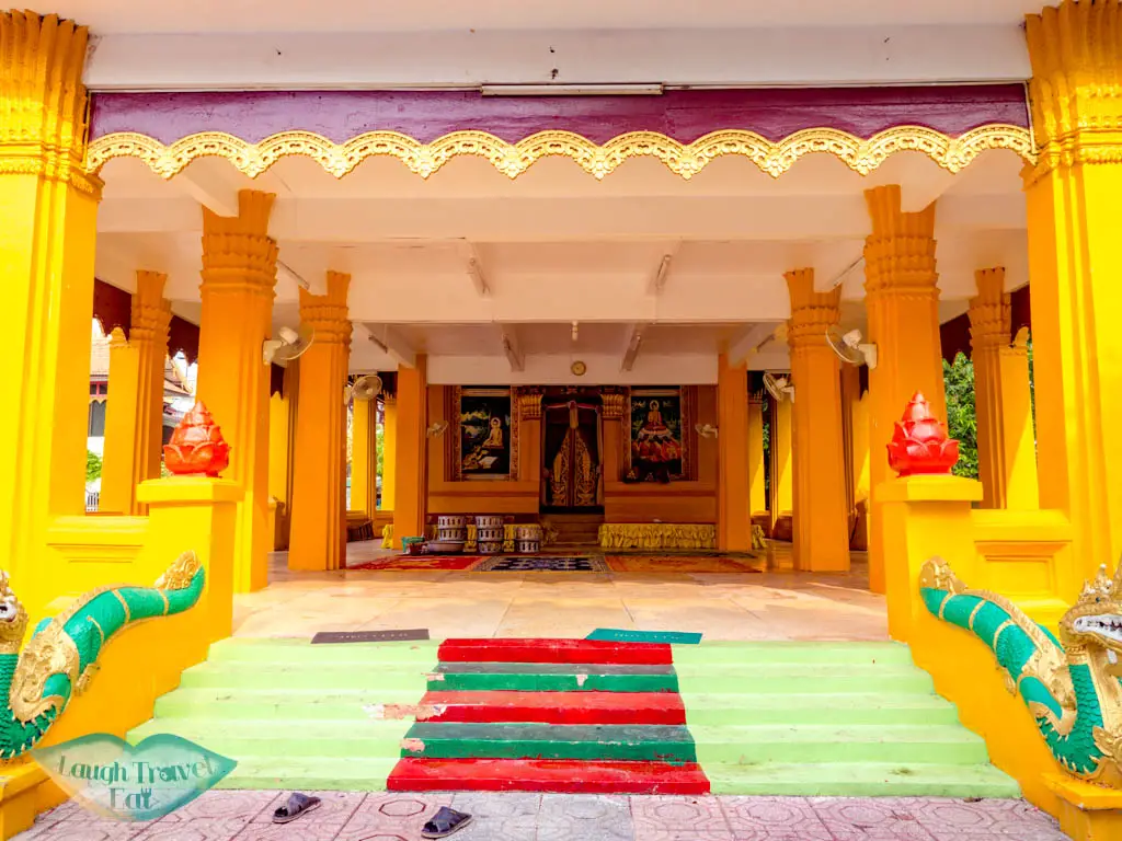 wat-mixai-vientiane-laos-laugh-travel-eat