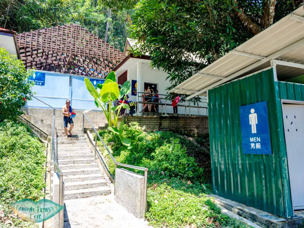 changing-room-and-bathroom-sapi-kota-kinabalu-sabah-malaysia-laugh-travel-eat