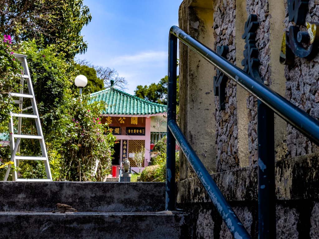 kwan tai pavilion cheung chau hong kong - laugh travel eat