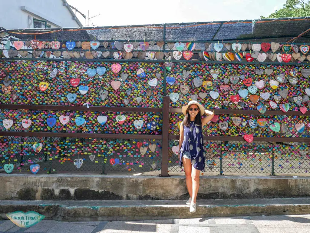 me heart lock wall Cheung Chau, Hong Kong - Laugh Travel Eat