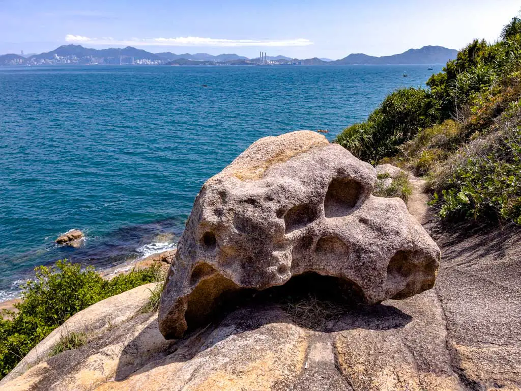 skull rock mini great wall cheung chau hong kong - laugh travel eat