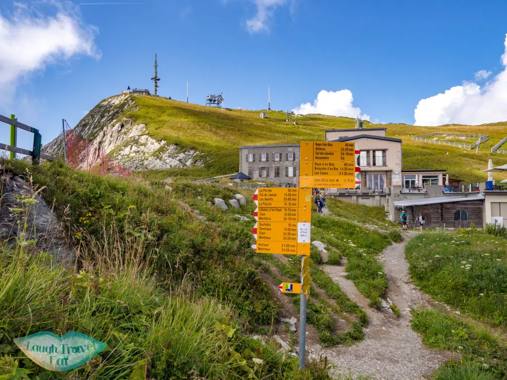 hiking directions Rocher de Nayes Montreux switzerland - laugh travel eat
