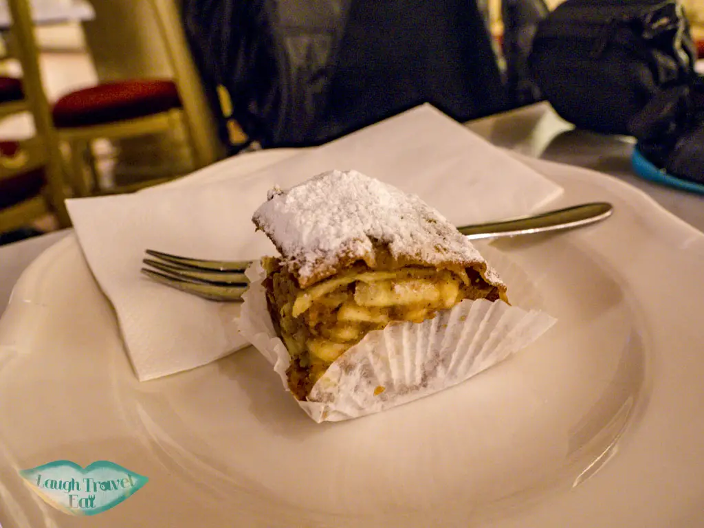 apple strudle show schobrunn palace vienna austria - laugh travel eat-2