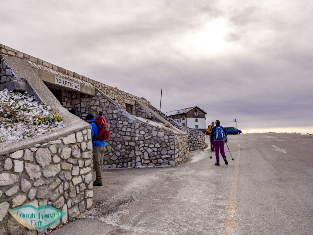 bathroom tre cime di lavorado dolomites italy - laugh travel eat