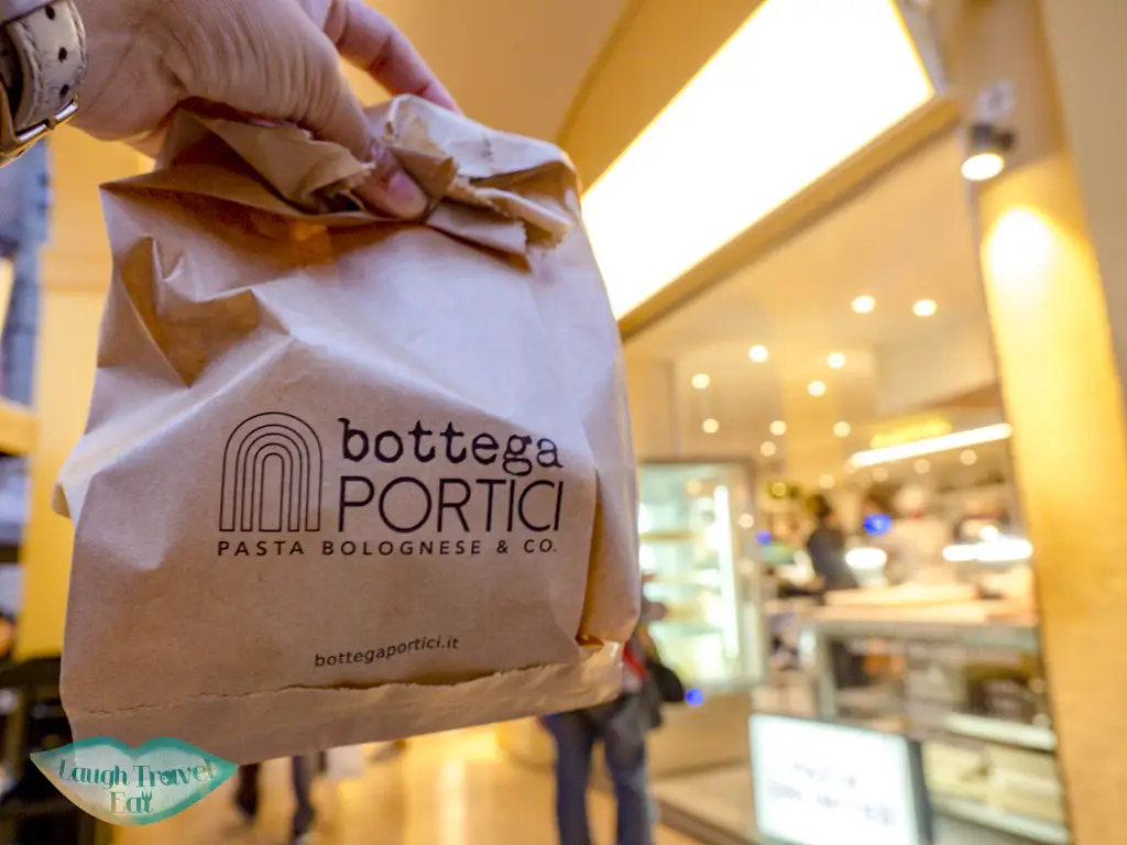takeaway Bottega Portici - 2 Torri bologna italy - laugh travel eat