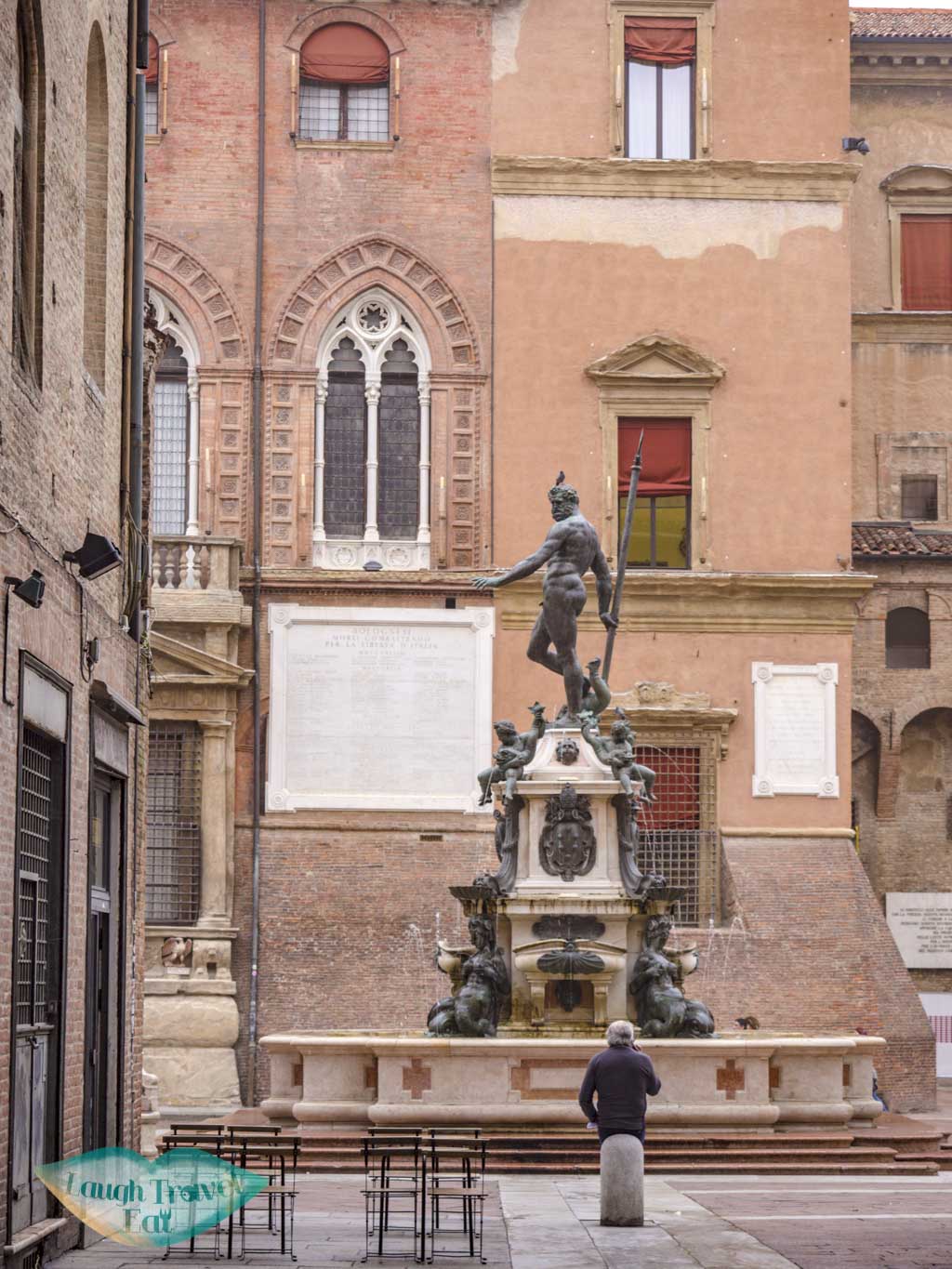 Fontana del Nettuno bologna italy - laugh travel eat