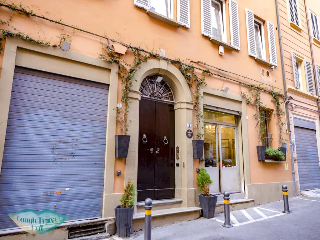 l8 boutique apartment bologna emilia romagna italy - laugh travel eat