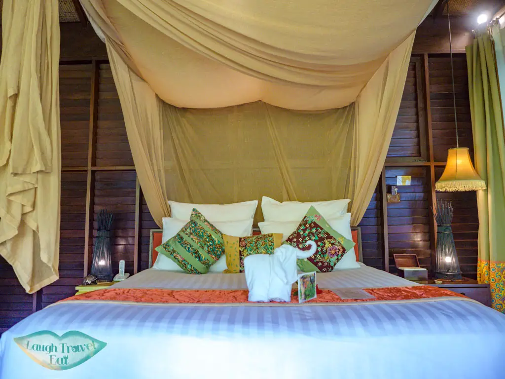 bed villa zeavola koh phi phi thailand - laugh travel eat