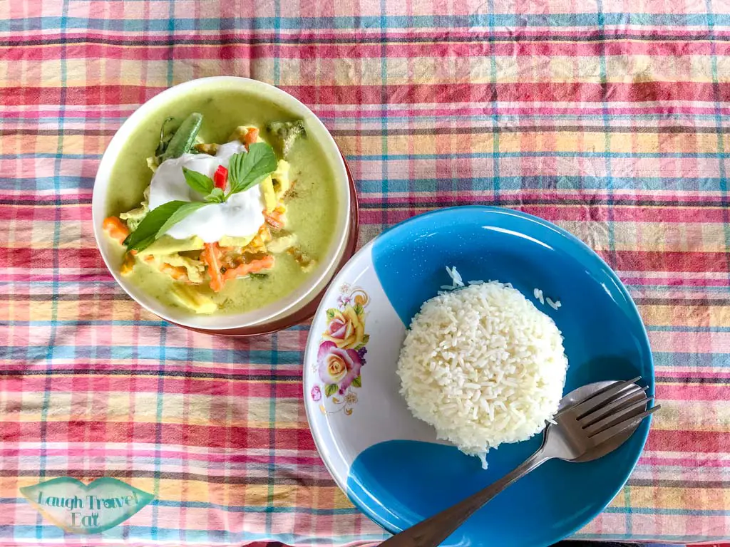 green curry pawn's restaurant khao sok thailand - laugh travel eat